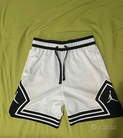 3 pantaloni jordan taglia S