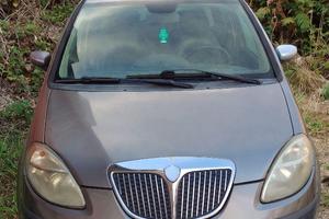 Lancia Musa 1.3 Multijet Platino (2005) – 70 CV