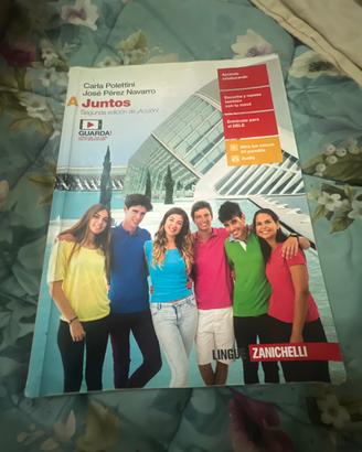 A Juntos - libro di spagnolo