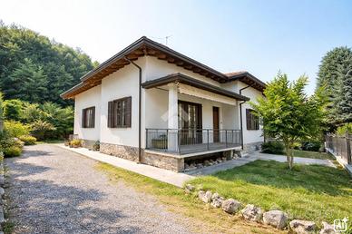 VILLA SINGOLA A MARIANO COMENSE