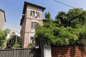 Immobile in asta di 542 m² con più di 5 locali e b