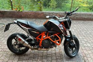 KTM Duke 690 2012 - depo a libretto - patente A2
