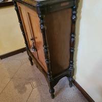 Mobiletto super antico