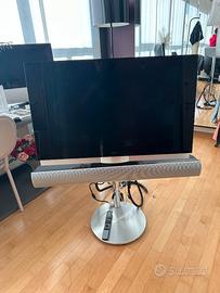 Bang & Olufsen BeoVision 7 con base motorizzata