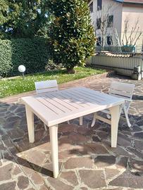 TAVOLO DA GIARDINO CON 4 SEDIE
