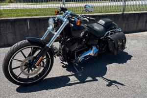 HARLEY DAVIDSON BREAKOUT 103