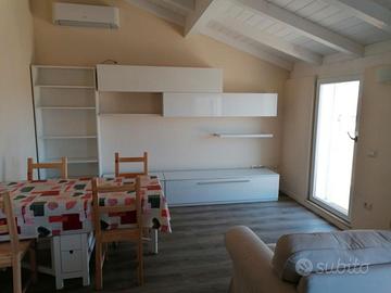 Solo specializzandi,medici,infermieri,oss,Trivano