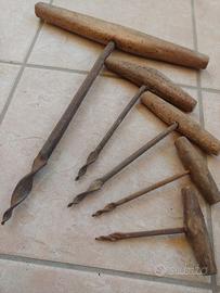 vecchi attrezzi da lavoro 