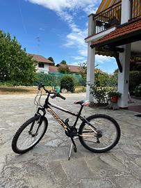 Bicicletta per bambin* circa da 6 a 14 anni