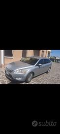 Ford Mondeo station wagon marchio Ghia