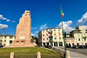 4 LOCALI A CAPRINO VERONESE