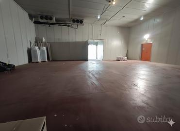 Capannone 400 mq Pero (MI) vicino Fiera/Autostrade