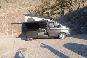 Minivan furgonato