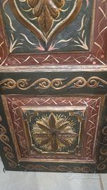 Pannello decorativo antico in legno dipinto a mano