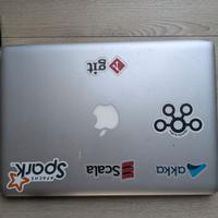 MacBook Pro 13'' 2009 con caricatore