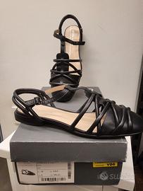 SANDALO “ECCO”  NUMERO 39 PARI A NUOVO