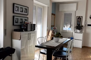 Spazioso bilocale adiacente la metro rossa