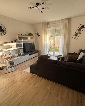 Ampio trivano, p. terra, cortile, accessoriato