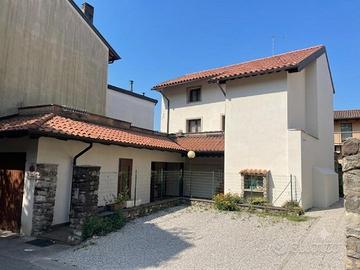 CASA INDIPENDENTE BICAMERE CON SOFFITTA E GARAG...
