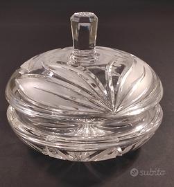 Ciotola in cristallo con particolare coperchio 