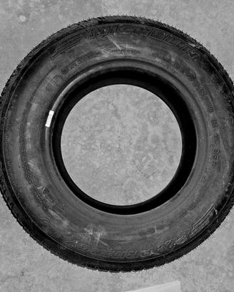 2 X  Michelin 215/65/15 96H