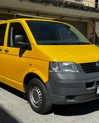 Volkswagen Transporter T5 California 1.9 TDI 2009