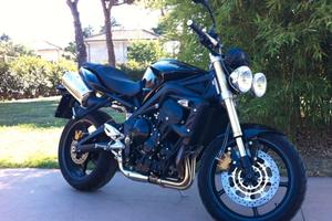 Street triple