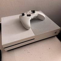 Xboxe One S + joypad