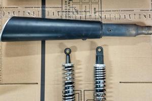 Scarichi e ammortizzatori originali Moto Guzzi V9