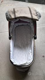 Passeggino marca Inglesina completo di culla.