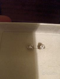 orecchini con diamanti