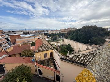 Cagliari , Villanova, ultimo piano con terrazza