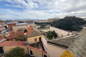 Cagliari , Villanova, ultimo piano con terrazza