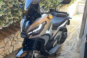 Xadv 750