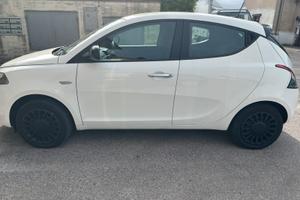 Lancia Y
