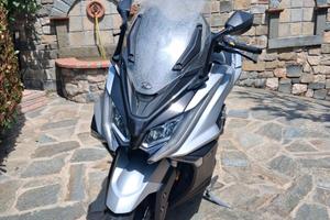 Kymco AK550