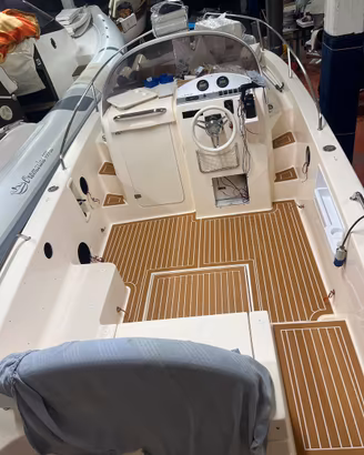 MANO MARINE 21.50 WA YAMAHA 200