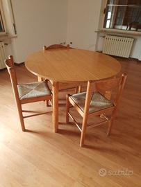 Tavolo rotondo con 3 sedie in buono stato