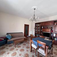 salotto e stanzetta completi