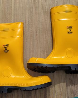 Stivali antinfortunistica con puntale in metallo 