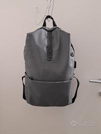 Zaino con spallacci imbottiti