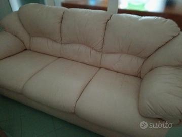DIVANO IL PELLE