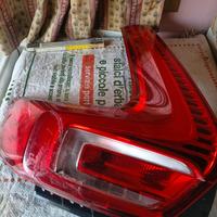 fanale posteriore sinistro volvo XC 40 