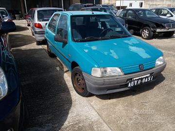 Peugeot 106 . 950 benz 1995 RICAMBI