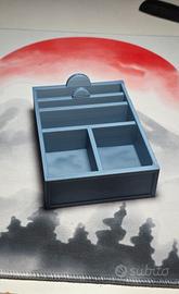 Organizer desktop grigio con spazio carte