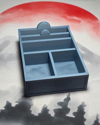 Organizer desktop grigio con spazio carte