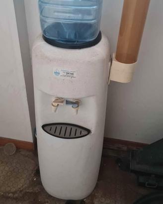 distributore Acqua  con refrigeratore