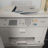 Stampante a colori e bianco e nero EPSON