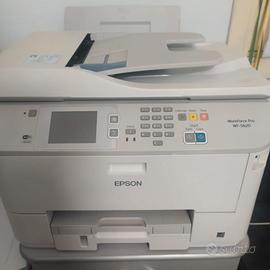 Stampante a colori e bianco e nero EPSON