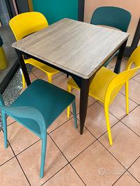 Tavoli e sedie per locale/bar